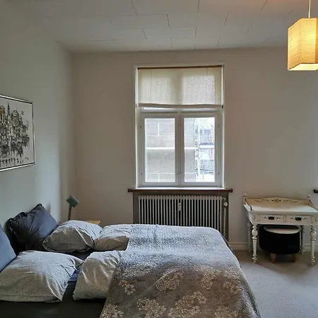 Big On The Town Square Lägenhet